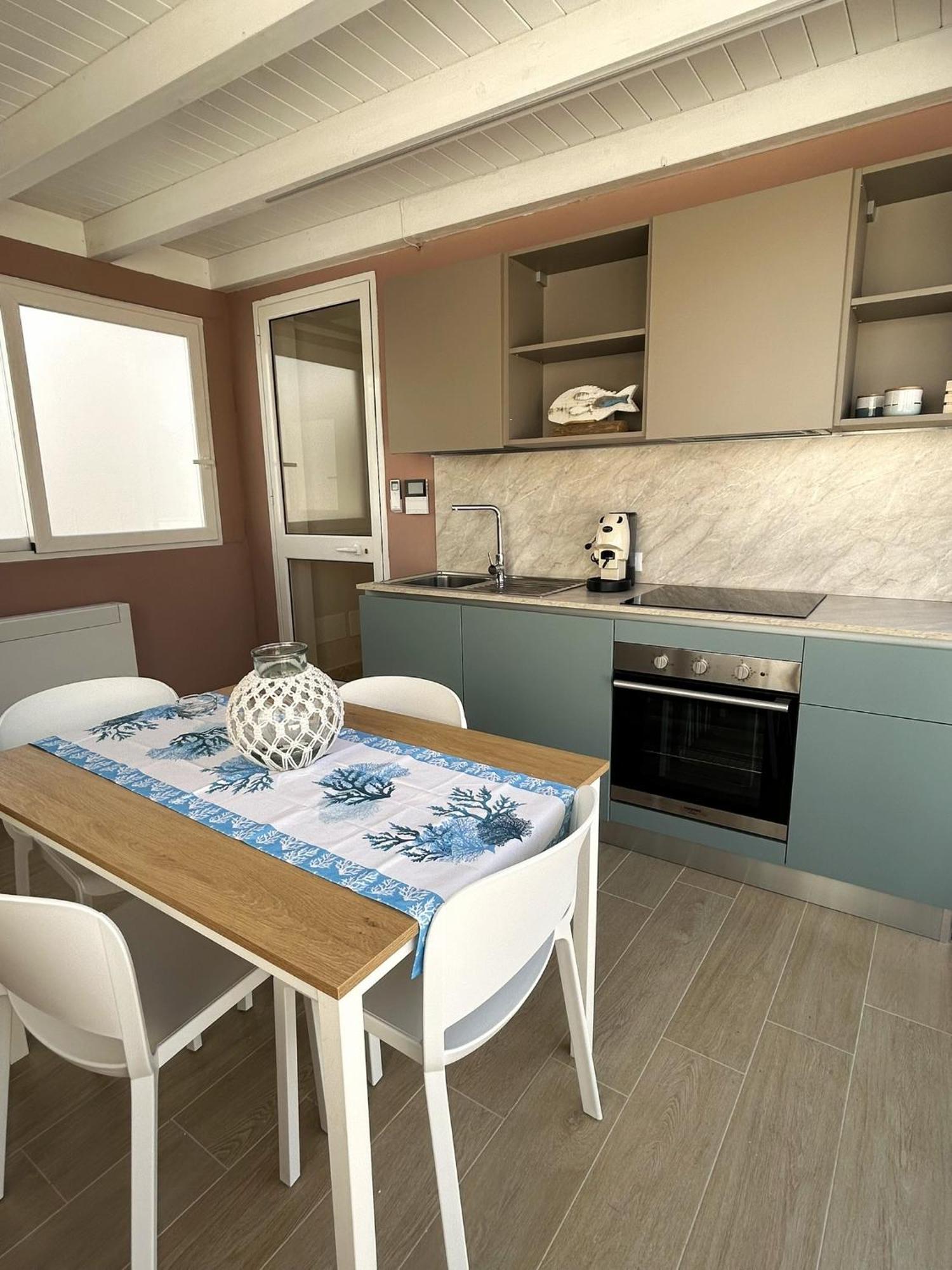 Apartment Memo - Mediterranean Emotions *