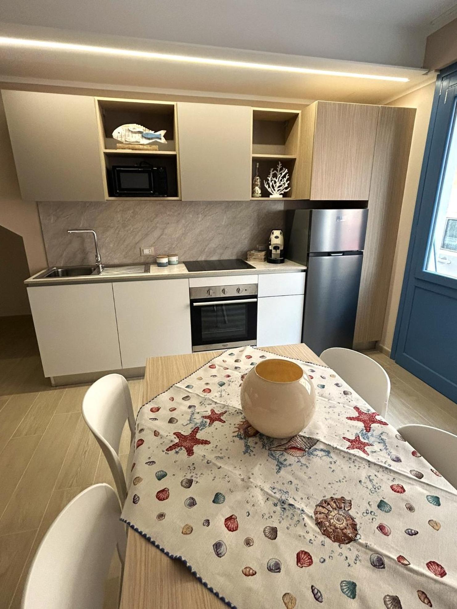 Apartment Memo - Mediterranean Emotions *